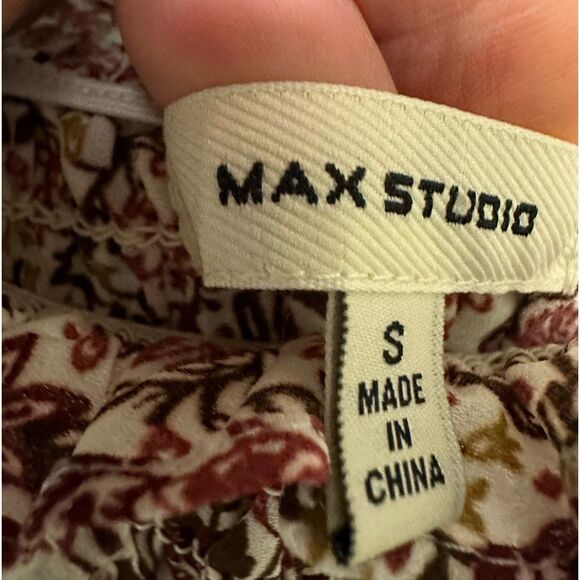 Max Studio floral ruched puff sleeve top - Picture 5 of 7